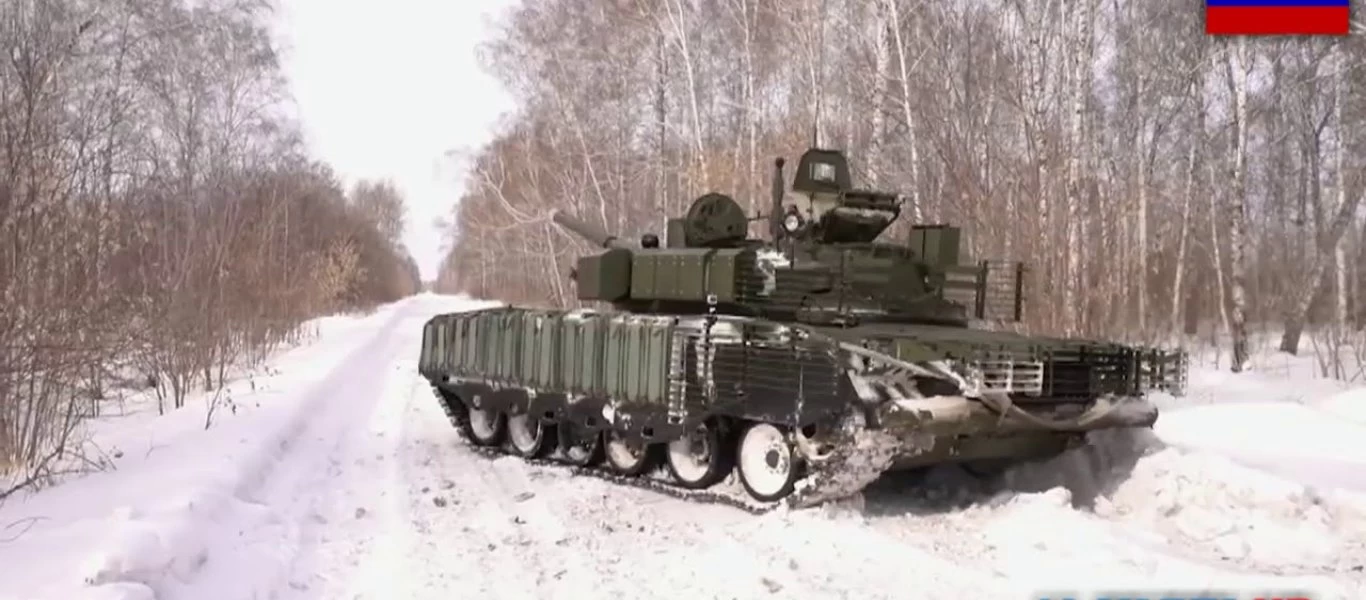 Βίντεο: Ρωσικά άρματα μάχης T-80BVM του Στόλου του Ειρηνικού